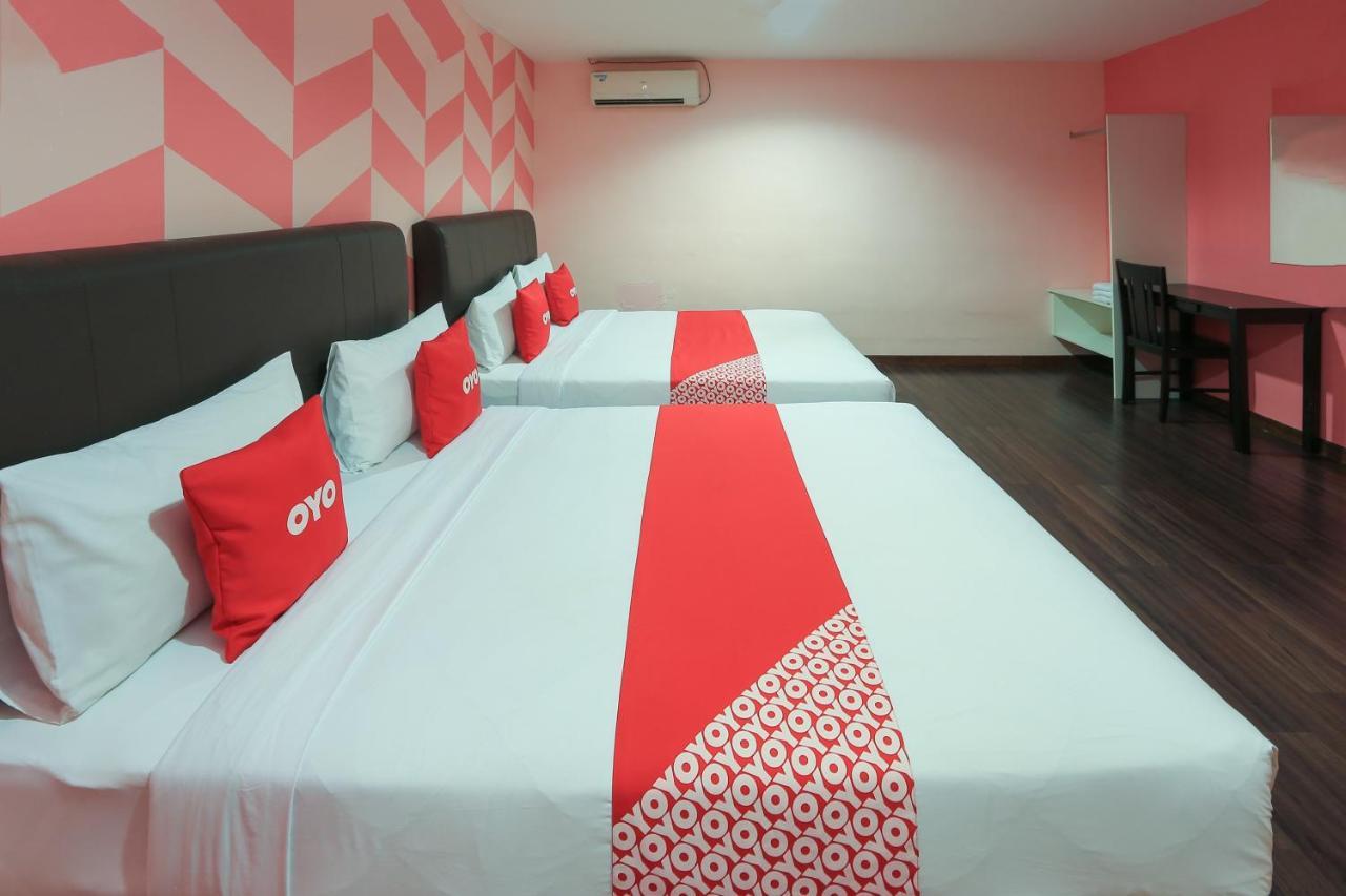 Oyo 89891 1St Inn Hotel Subang Субанг Джая Екстериор снимка